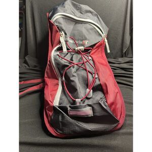 Avalanche Explorer Hydration Bag w/ Reservoir 34 oz Capacity Red/Gry NWT (T125)